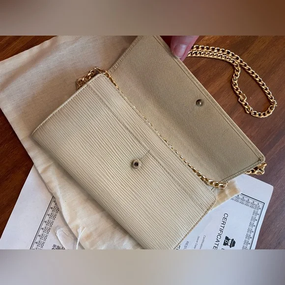 Louis Vuitton Cream and Gold Wallet with Chain Strap Eli Sarah - Picture 3 of 16